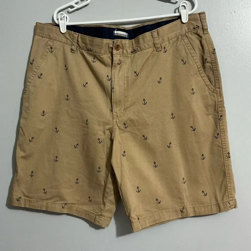 IZOD Saltwater Khaki Shorts with anchors on them size 42 inseam 10.5